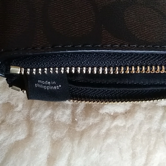 NWOT Coach Wristlet - Picture 7 of 8